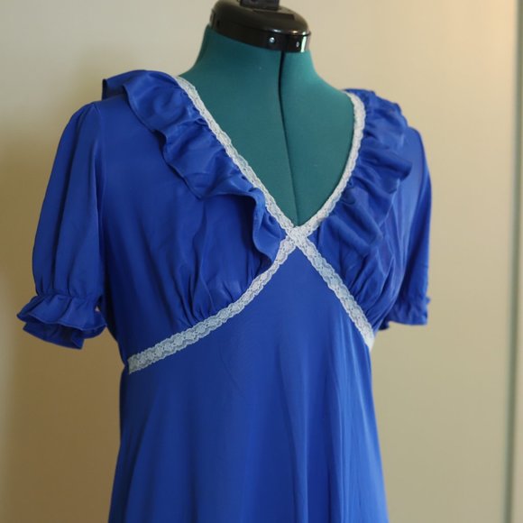 Vintage | ruffled maxi night gown - Picture 4 of 9